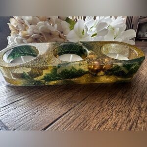 Resin Mistletoe 3 Tea Light Christmas Candle Holder